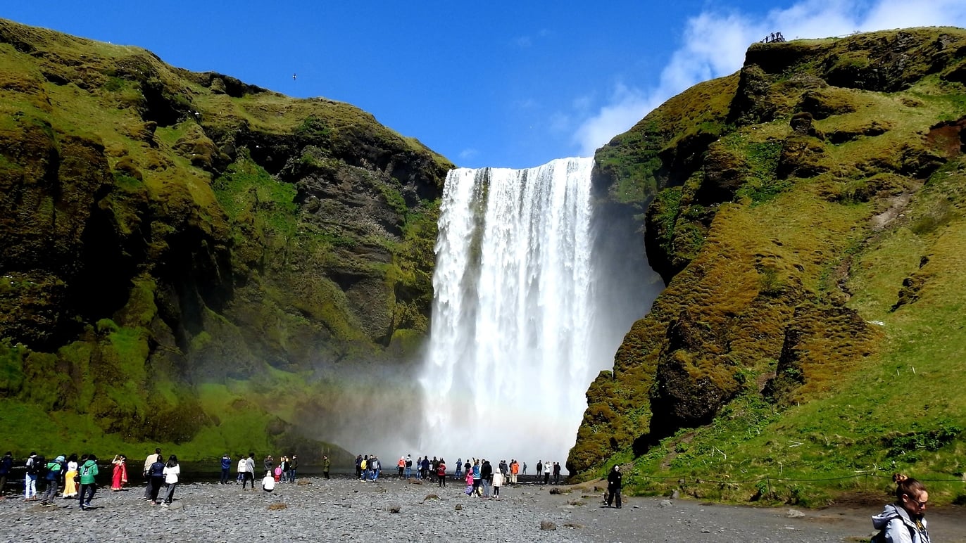 Photo showing the waterfall.